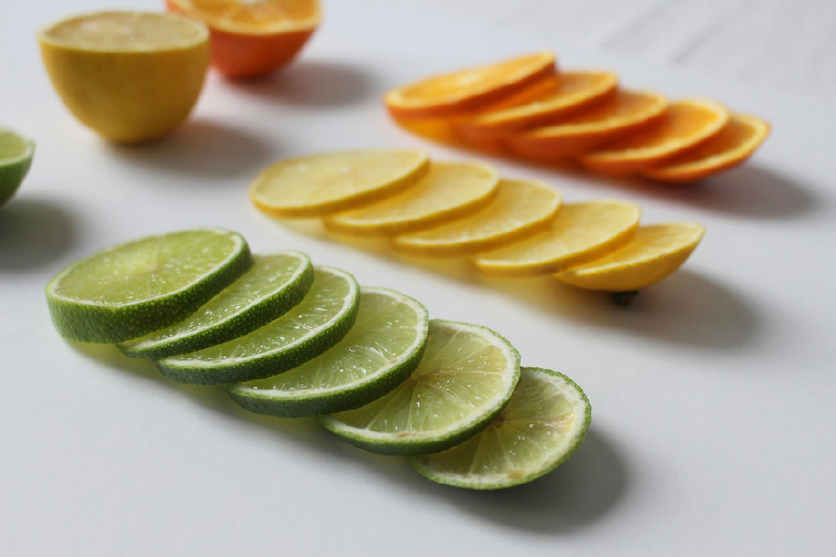 Cachi, il frutto d’autunno che tanti scelgono ogni settimana: 6 effetti positivi sul benessere