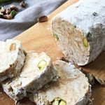 Hai voglia di qualcosa di speciale? Il salame di cioccolato bianco a Natale fa innamorare tutti